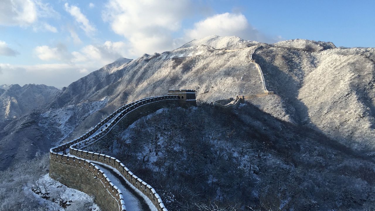 The Mutianyu and Jiankou sections of wall are about 25 kilometers in length.  